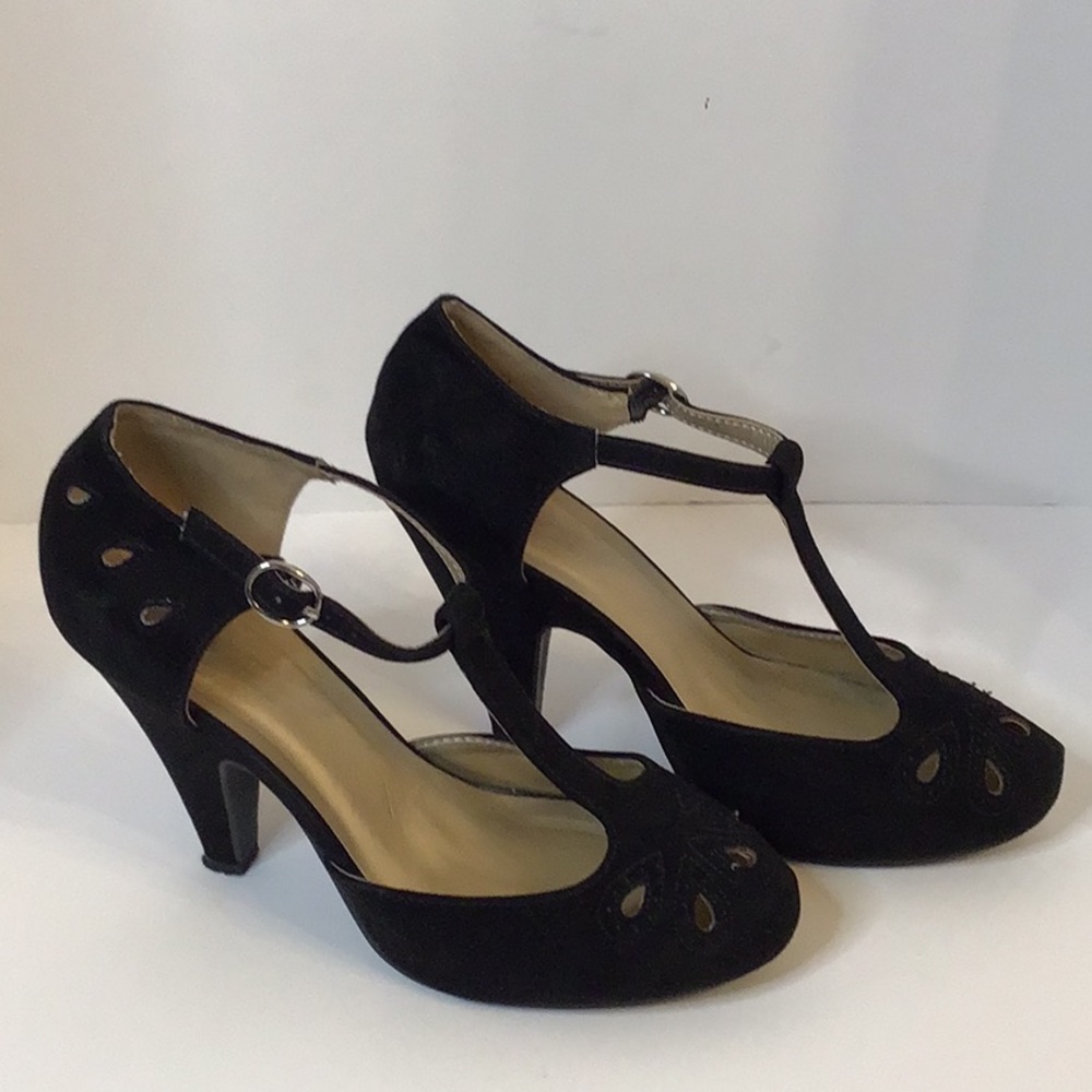 GRAHAM STREET SHOES Co. BLACK T. STRAP SZ 8